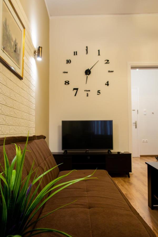 "Tsiftsis" City Apartments Kiáton المظهر الخارجي الصورة