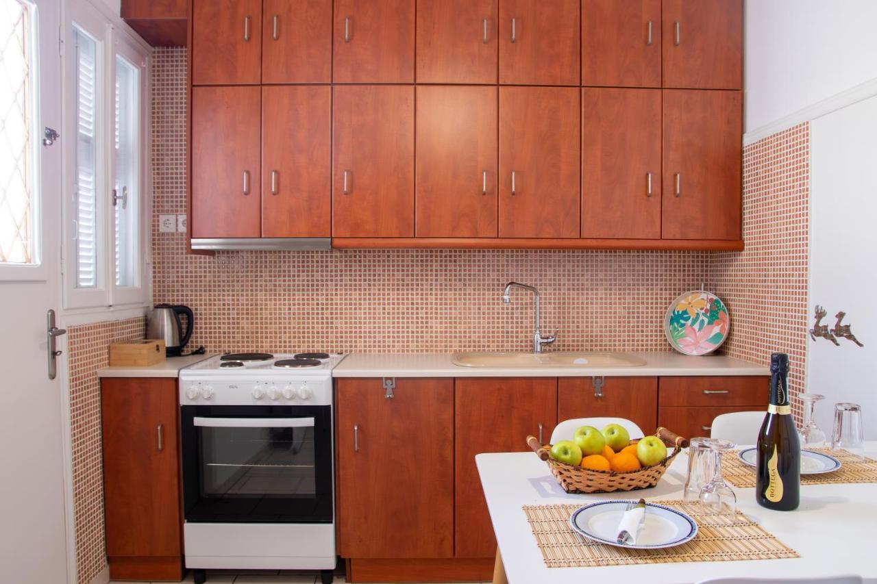 "Tsiftsis" City Apartments Kiáton المظهر الخارجي الصورة